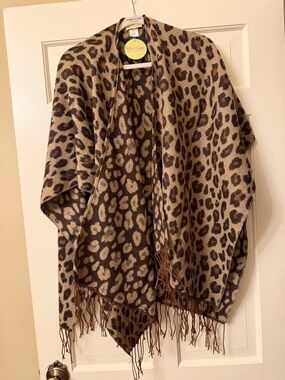 Viv & Lou Leopard Shawl Wrap